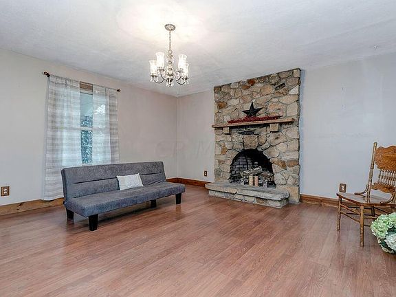 5th image of 219 S Columbus St