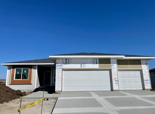 5233 Springbrook Dr, Ames, IA 50014