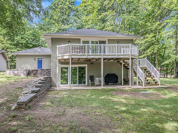 2nd image of 9435 Golf Port Dr