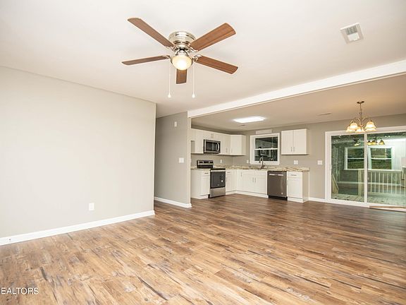 3rd image of 600 Goldfinch Ave