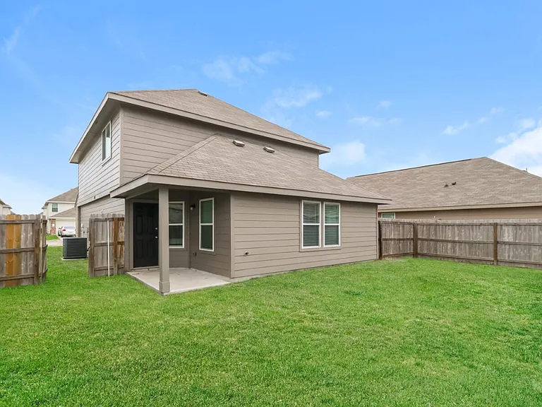 1016 Rice Dr — Photo 5