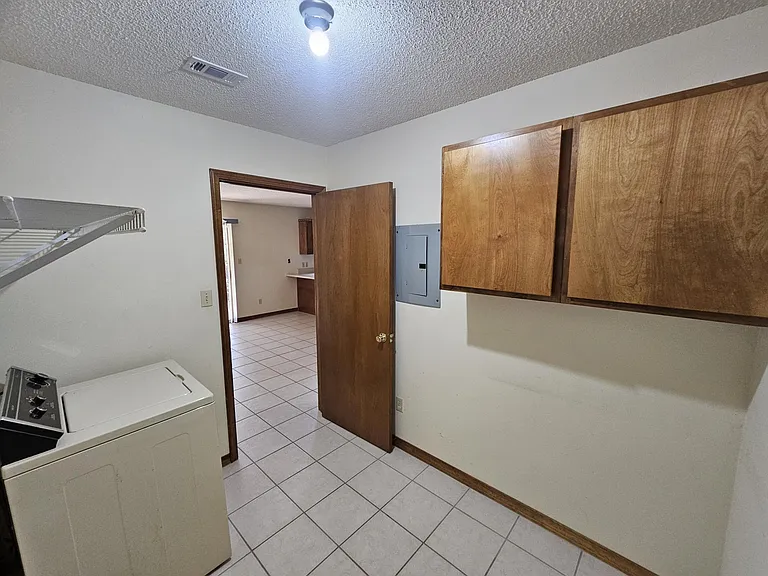 7854 Pleasant Oaks Ave — Photo 14
