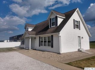 605 E Wood St, Camp Point, IL 62320