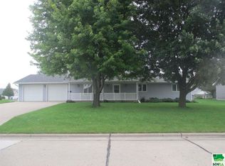 1402 4th Ave SE #0, Sioux Center, IA 51250