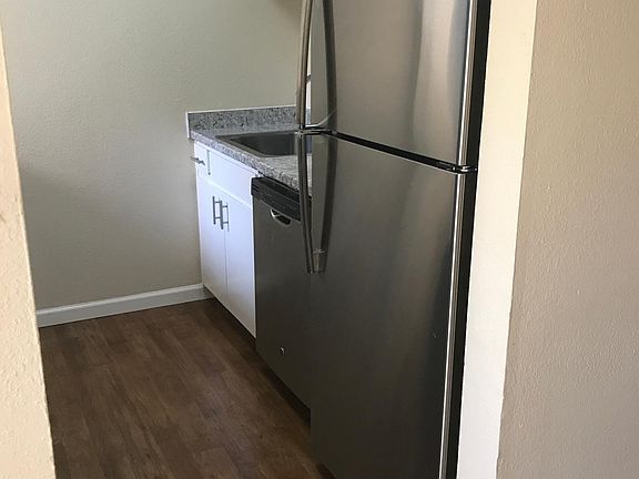 2nd image of 1145 Miramar Way APT 51