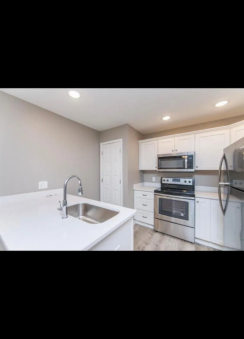 258 E 2nd St — Photo 1