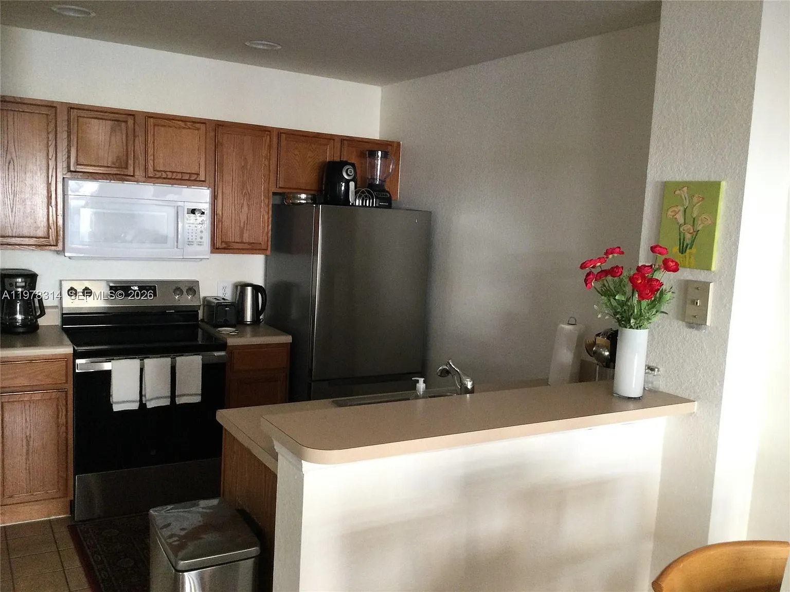 3 bed, 2.5 bath, $2,000 — Photo 4