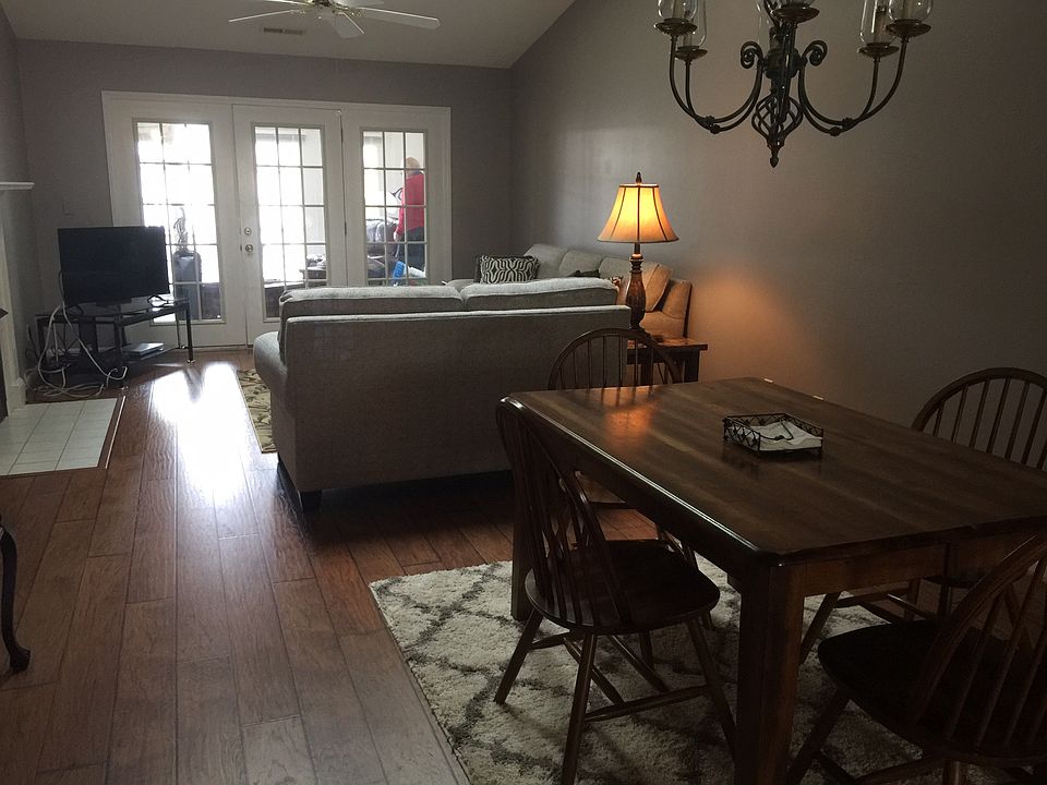 2nd image of 3137 Fox Run Dr