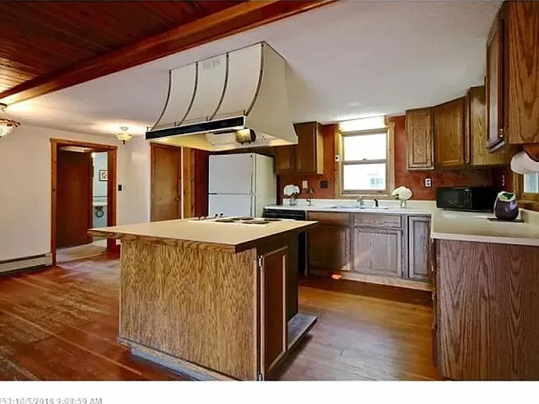 40 Claman Dr — Photo 29
