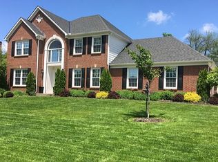 888 Blackpine Dr, Milford, OH 45150