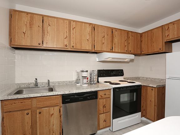 Eat-in-kitchen with a breakfast nook