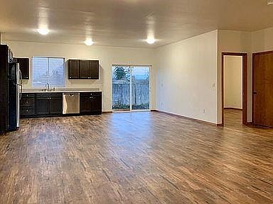 4th image of 10307 22nd Ave E