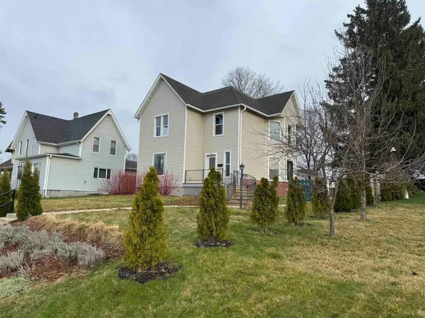 410 E Division St, Dodgeville, WI 53533