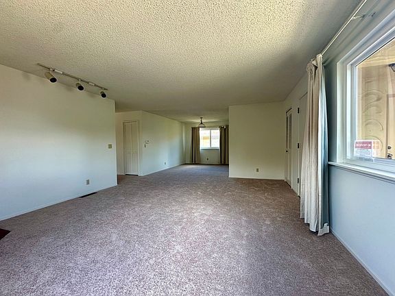 5th image of 701 Pine St
