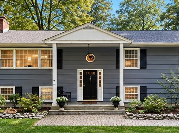 7 Richmond Hill Rd, Weston, CT 06883
