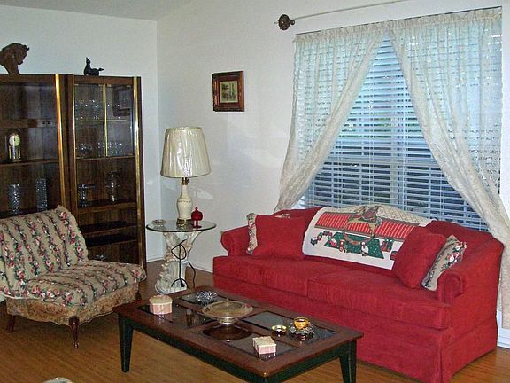 Spacious living room with cathedral ceiling