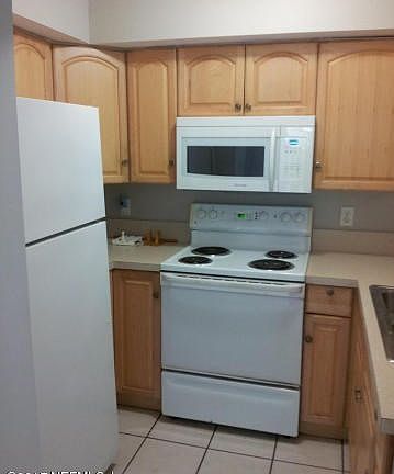 371 Ahern Kitchen