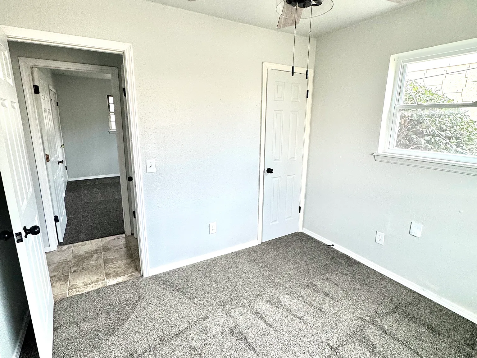 2 bed, 860 sqft, $1,325 — Photo 2