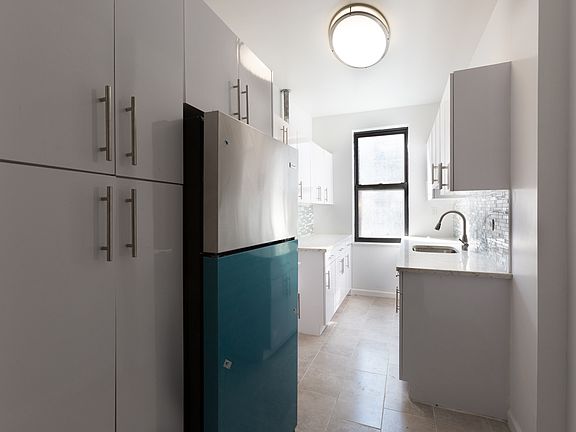 3rd image of 624 W 176th St APT 25