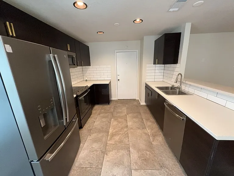 2808 Cactus Dr — Photo 5