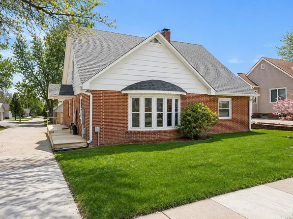 309 Union St, Pella, IA 50219