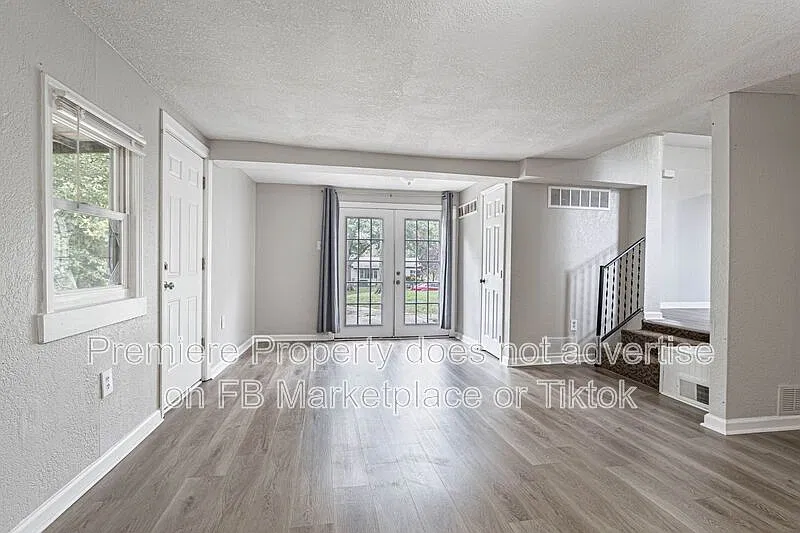 2 bed, 1.0 bath, 1025 sqft, $1,220 — Photo 3