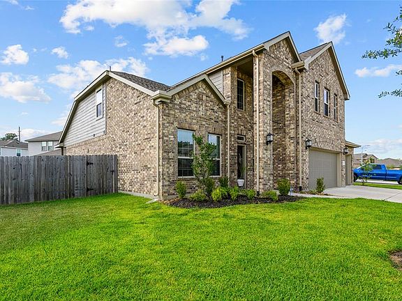 3rd image of 15527 Hudson Valley Ct