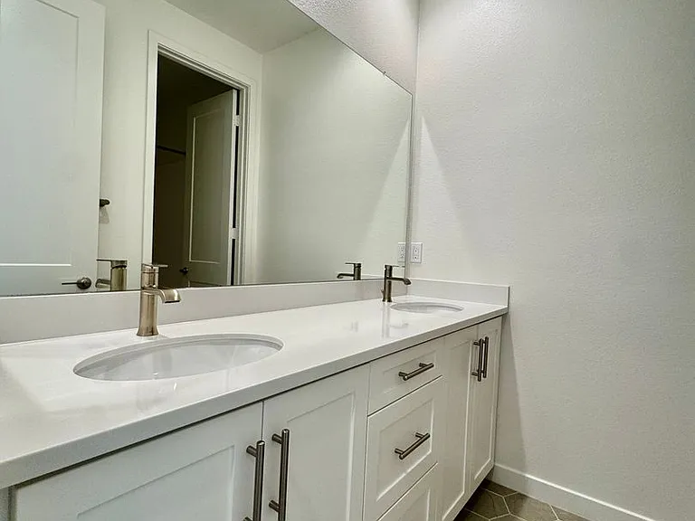 2543 Elderberry Ln — Photo 34