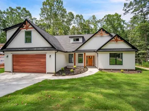 107 Circle Dr, Townville, SC 29689