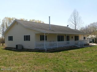 9009 Birch Rd, Du Quoin, IL 62832