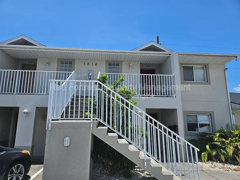 1016 SW 47th Ter #202 — Photo 9