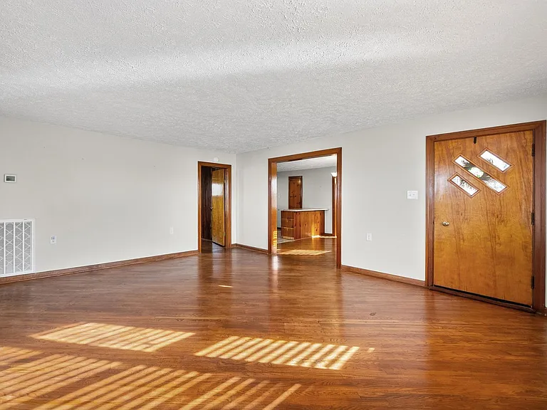 4540 Canton Pike — Photo 5