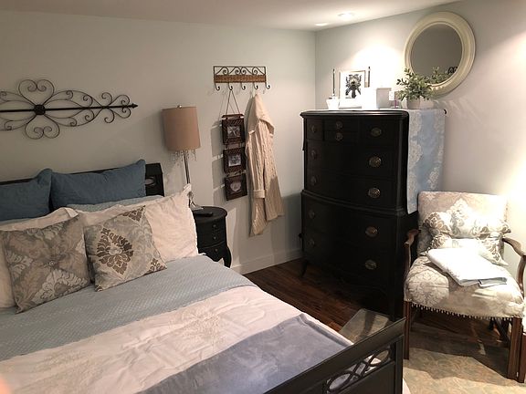 Cozy basement bedroom