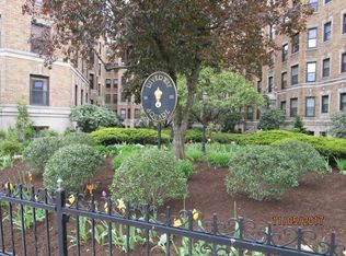 118 Riverway APT 8, Boston, MA 02215