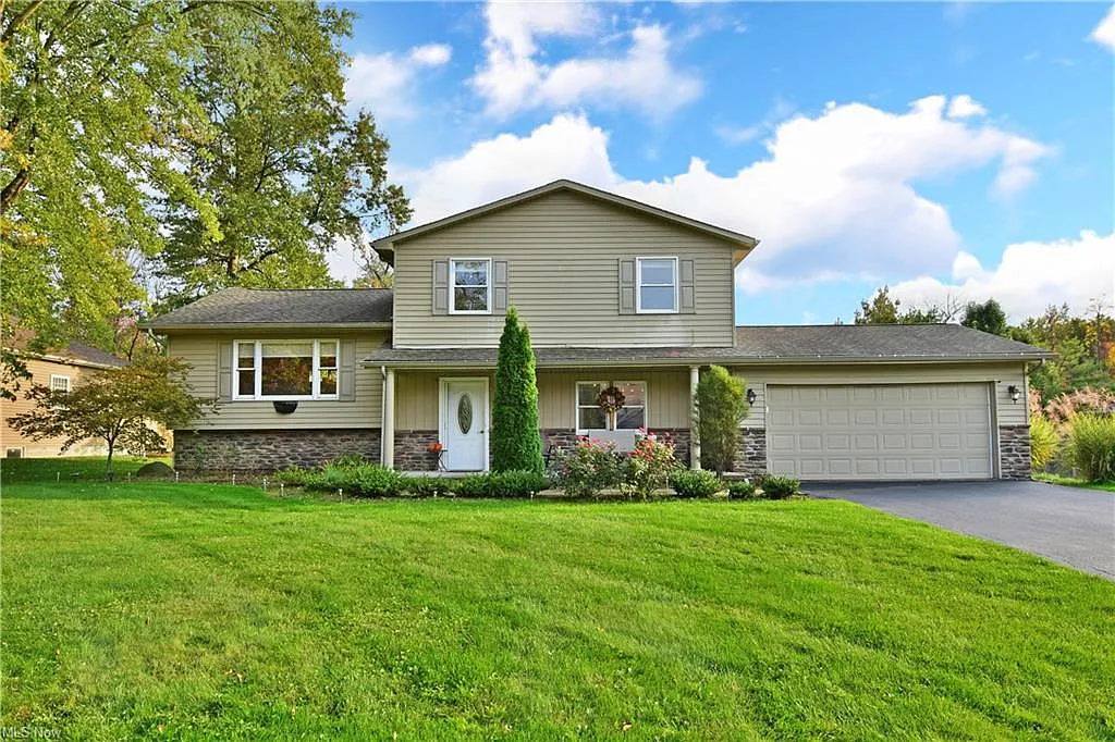 874 Shadowood Ln SE photo 1