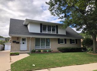 3021 S 82nd St, West Allis, WI 53219
