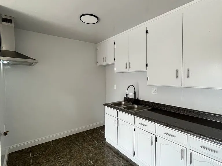 3511 W 15th St — Photo 10