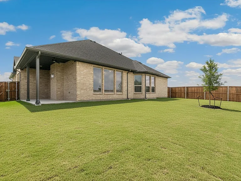 5901 Maddie Ann Dr — Photo 37