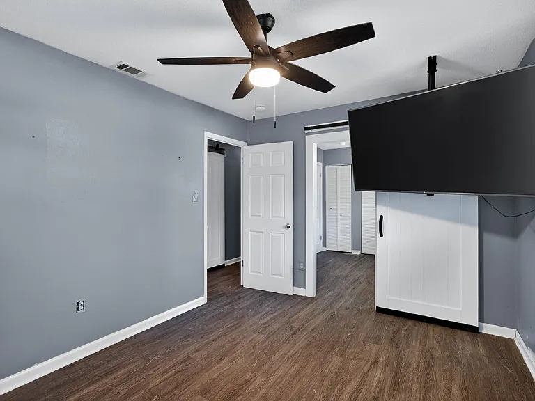 1621 Cloverdale Dr — Photo 19