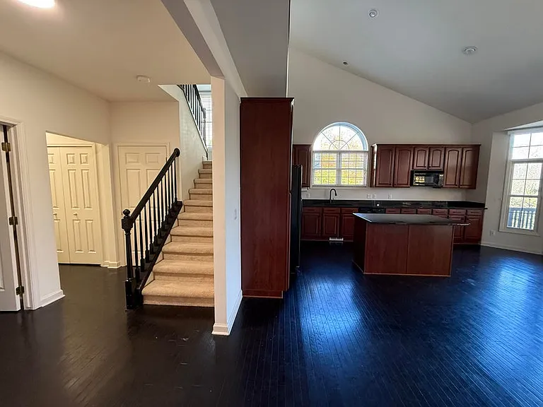 18145 Shoreline Ct — Photo 10