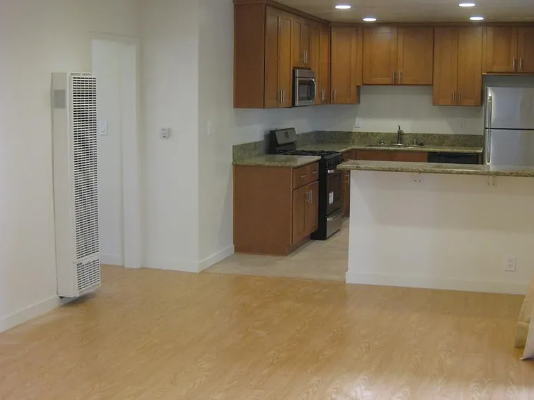 2310 S Bentley Ave #1 — Photo 5