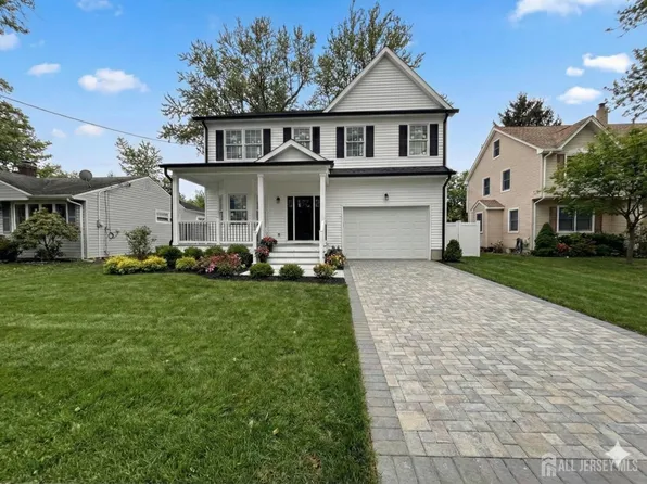 65 Willow Rd, Metuchen, NJ 08840