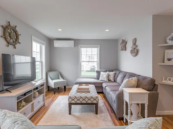 53 Summer Winds Dr #37, Old Orchard Beach, ME 04064