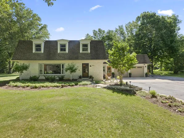 N8104 LaSalle CIRCLE, Oconomowoc, WI 53066