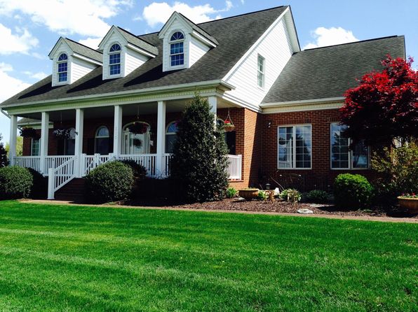 212 Oakwood Dr