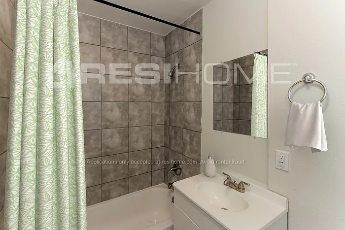 1507 Granbury St — Photo 11