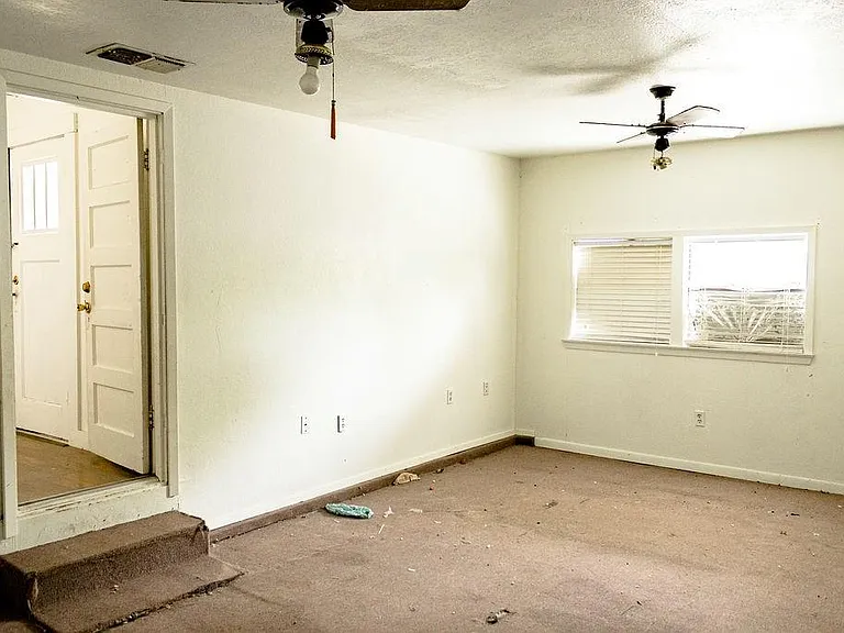 423 Elm St — Photo 8