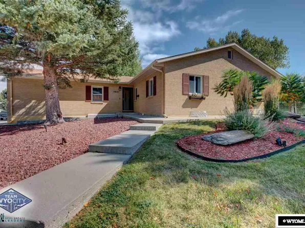 3801 Arroyo Dr, Casper, WY 82604