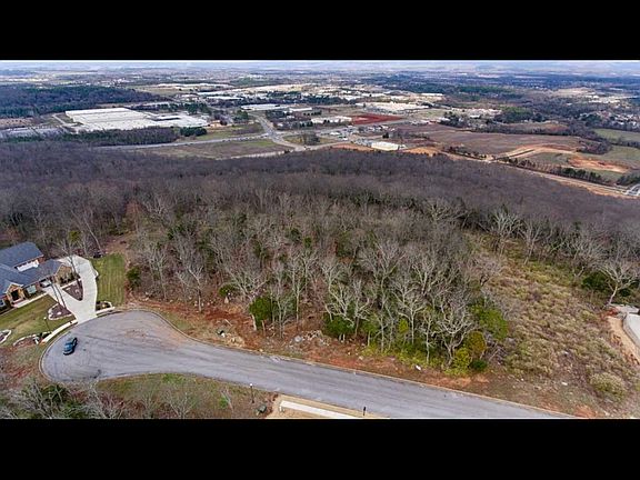 5th image of 4044 Hawks Way NE