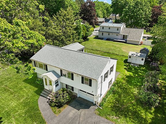 3rd image of 332 Linwood St